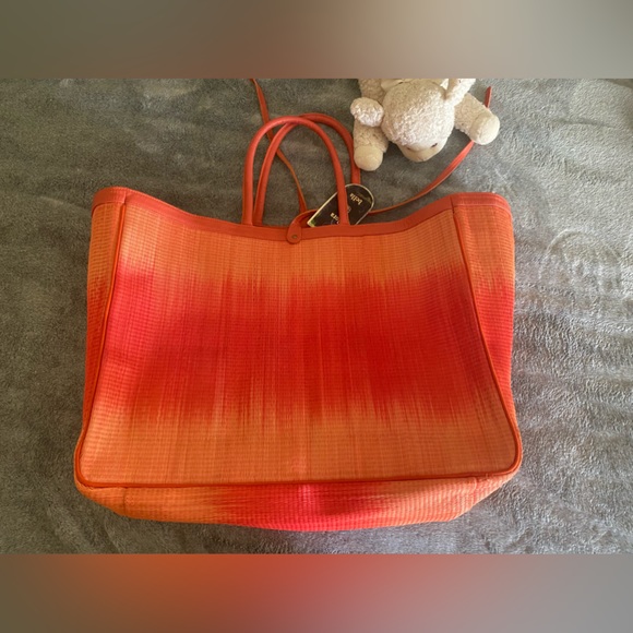 florabella Handbags - Flora Bella Cascais-Papaya
Leather Large Bag Brand New